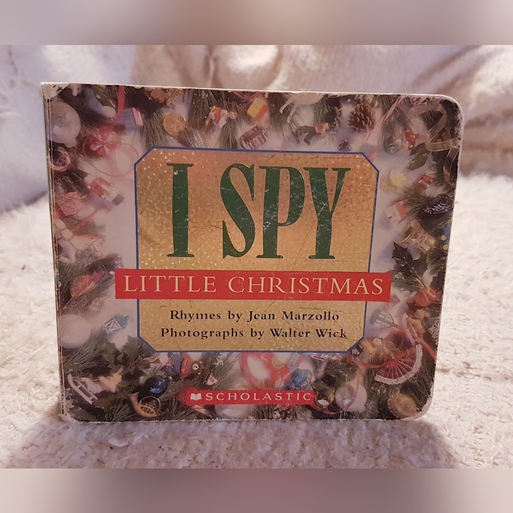 2006 I Spy Little Christmas Book - Picture 5 of 16